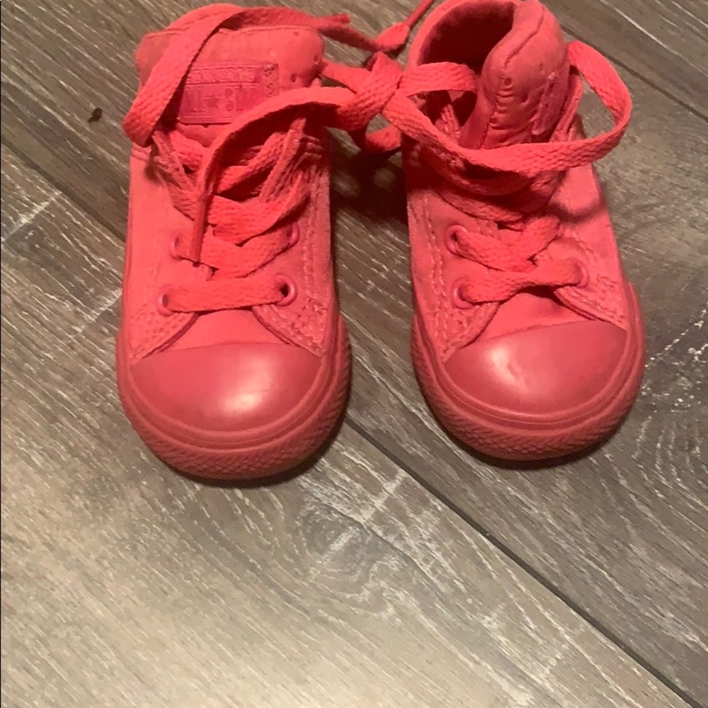 Toddler girl pink converse size 4